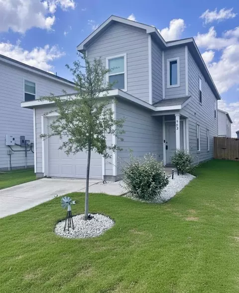 902 Blue Heron Dr, Princeton, TX 75407