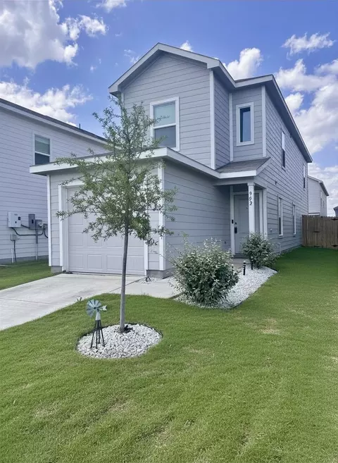 902 Blue Heron Dr, Princeton, TX 75407