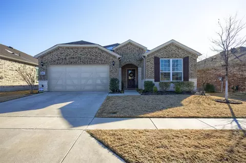 944 Memorial Dr, Krugerville, TX 76227