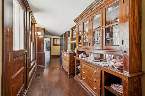 Entry Way - 705 Griffith Ave, Terrell, TX 75160 photo 4 of 4