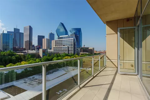 2025 Woodall Rodgers Fwy #51, Dallas, TX 75201