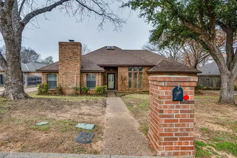 4307 Waycross Dr, Arlington, TX 76016