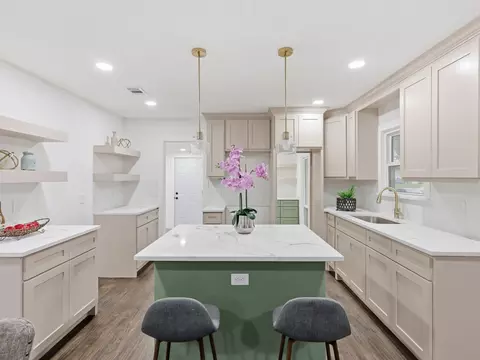 6624 Reeves St, Richland Hills, TX 76118