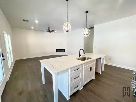Living - 400 Summit, Minden, LA 71055 photo 2 of 2