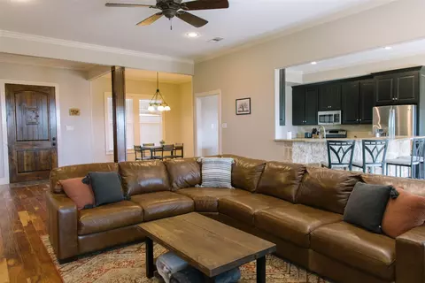 Living - 313 Wolf Creek Rd, Lorena, TX 76655 photo 2 of 5