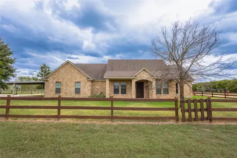 Exterior - 313 Wolf Creek Rd, Lorena, TX 76655 photo 2 of 8