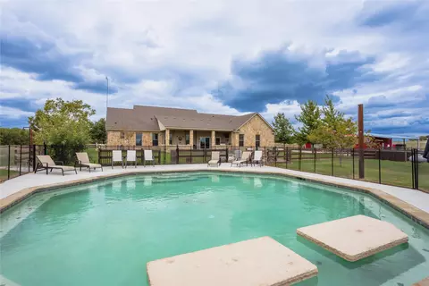 Exterior - 313 Wolf Creek Rd, Lorena, TX 76655 photo 3 of 8