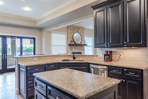 Kitchen - 313 Wolf Creek Rd, Lorena, TX 76655 photo 3 of 6