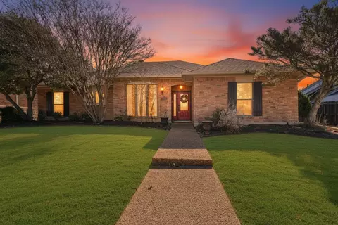 2902 Cambridgeshire Dr, Carrollton, TX 75007