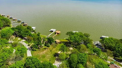 433 Winding Shore Dr, Tool, TX 75143 photo 4