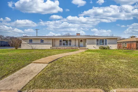 7001 Richlynn Ter, Richland Hills, TX 76118