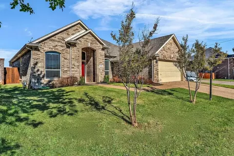 2211 Stennett Dr, Arlington, TX 76006