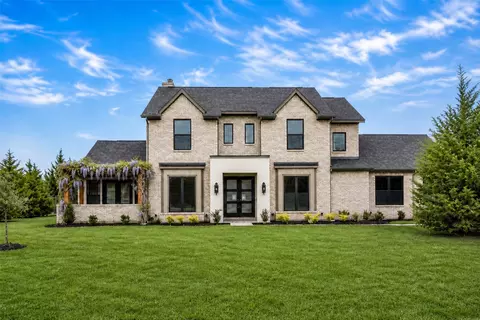 3020 Stonebriar Dr, Waxahachie, TX 75165