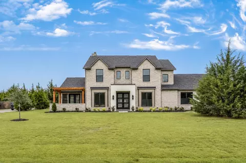 3020 Stonebriar Dr, Waxahachie, TX 75165