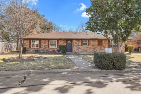 2224 Picadilly Ln, Denton, TX 76209