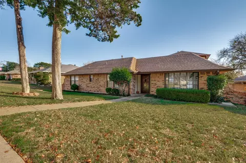 322 Meadowlark Ln, Duncanville, TX 75137