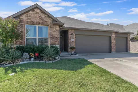 401 Evans Dr, Van Alstyne, TX 75495