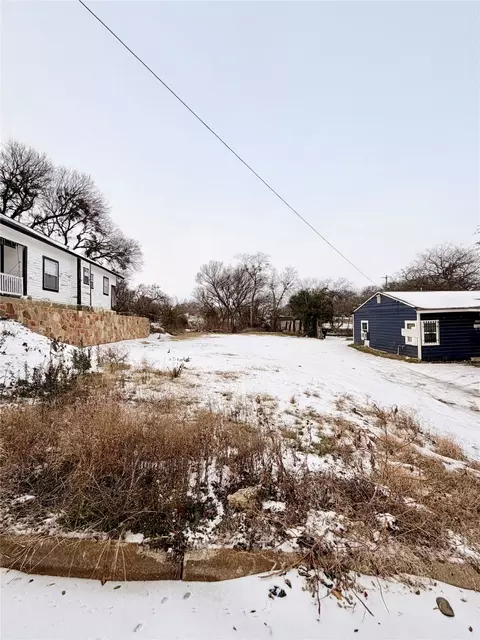 2707 Refugio Ave, Fort Worth, TX 76164