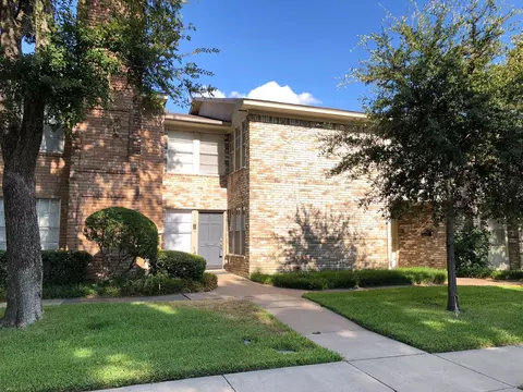 513 Towne House Ln, Richardson, TX 75081