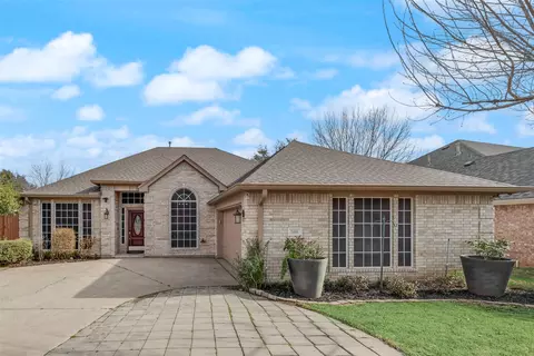 2031 Vintage Cir, Corinth, TX 76210