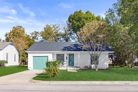 113 W State St, Garland, TX 75040