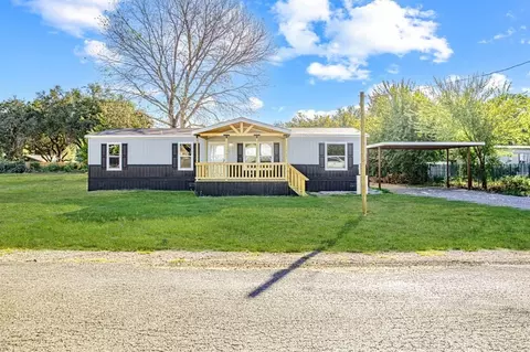 123 Kelly Ct, Azle, TX 76020