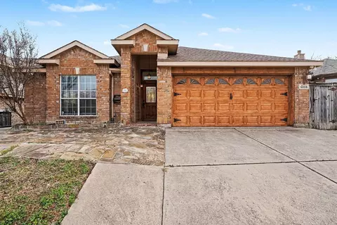 9805 Jericho Ln, Fort Worth, TX 76108