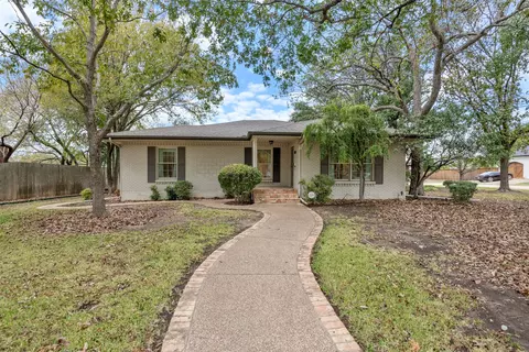 529 N Grand Ave, Waxahachie, TX 75165