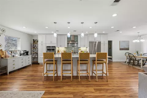 1811 Park Hill Dr, Arlington, TX 76012