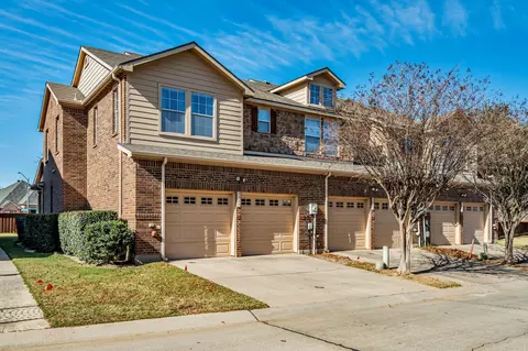 2717 Olympic Park Dr, Grand Prairie, TX 75050