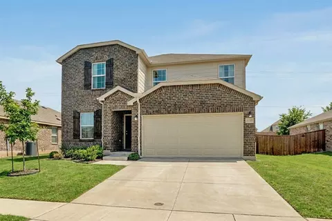 1340 Waggoner Dr, Aubrey, TX 76227