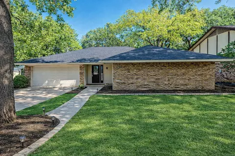 5209 Smokerise Ct, Arlington, TX 76016