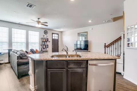 2402 Eureka Way, Lewisville, TX 75067