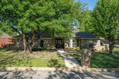 2901 Flamingo Cir, Southlake, TX 76092