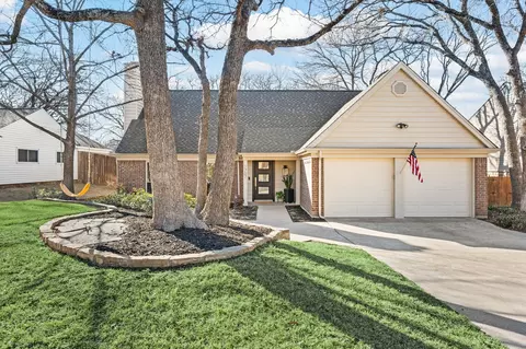 1707 Acorn Dr, Euless, TX 76039