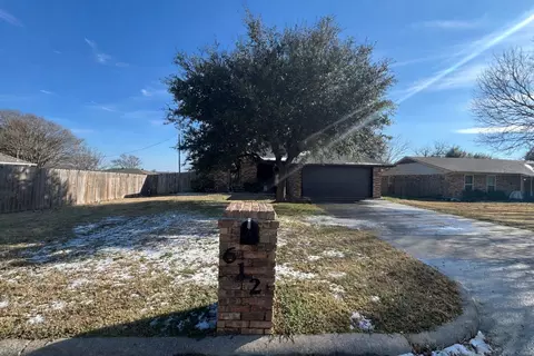 612 Arleta Ln, Ennis, TX 75119