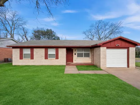 3901 Hiland Dr, Beverly Hills, TX 76711