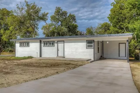 1710 Langford St, Greenville, TX 75401