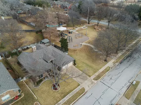 2708 Whitby Ln, Grapevine, TX 76051