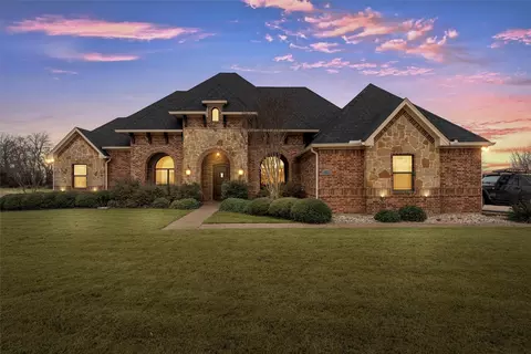 380 N Quail Run Dr, West, TX 76691