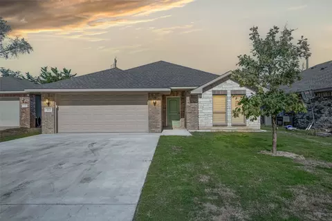 112 Westview Dr, Gun Barrel City, TX 75156