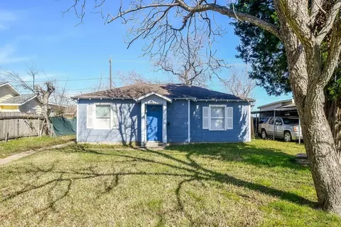 1511 Bernard St, Pasadena, TX 77506