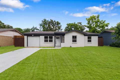 422 Sparks St, Grand Prairie, TX 75051