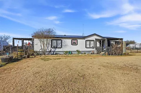 1881 Maier Rd, Pilot Point, TX 76258