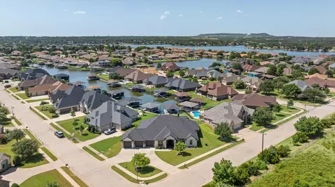 1112 Sunset Bay Dr, Granbury, TX 76048