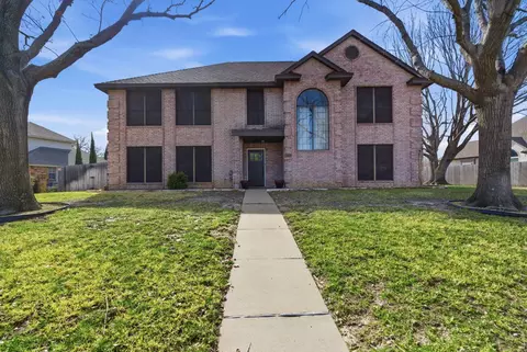1936 Spinnaker Ln, Azle, TX 76020