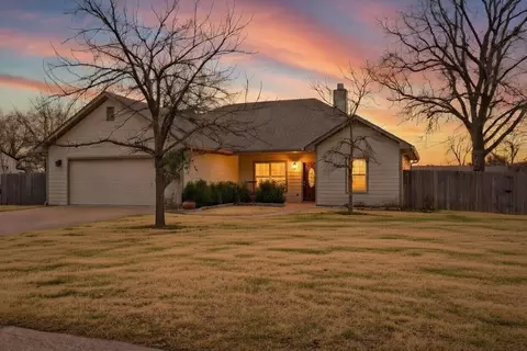 10514 Mesa Dr, Waco, TX 76708