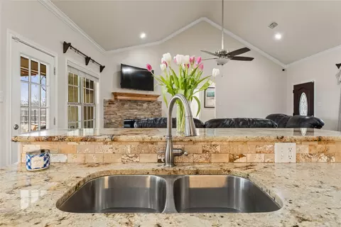 Kitchen - 10514 Mesa Dr, Waco, TX 76708 photo 4 of 5