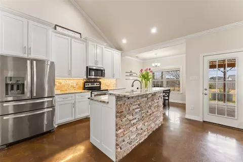Kitchen - 10514 Mesa Dr, Waco, TX 76708 photo 1 of 5