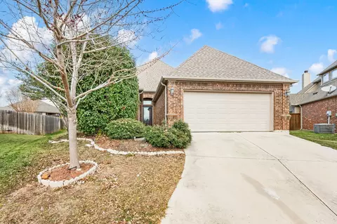 5200 Cross Plains Ct, Fort Worth, TX 76126